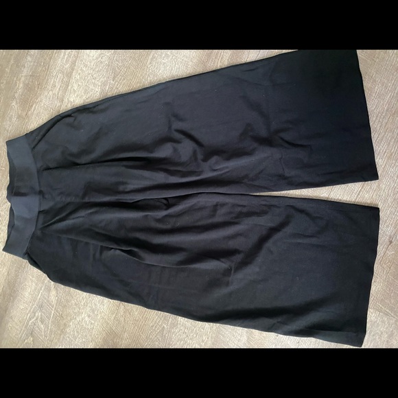 💛LuluLemon🍋 Loose Crop Sweatpants - Picture 2 of 2